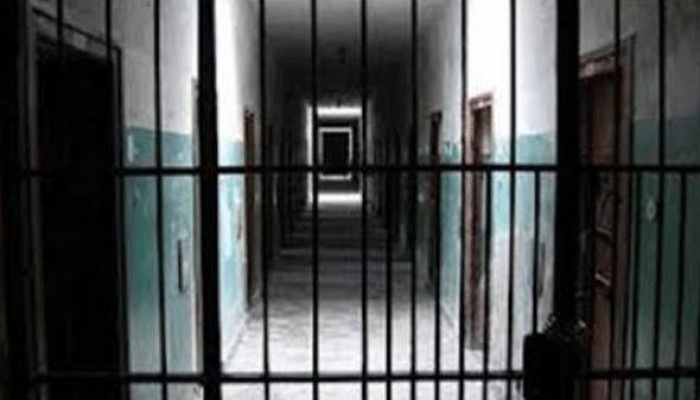 اعتقال صيدلي وطبيب بالجيزة وكورونا يضرب 24 معتقلًا في “الكيلو 10,5”