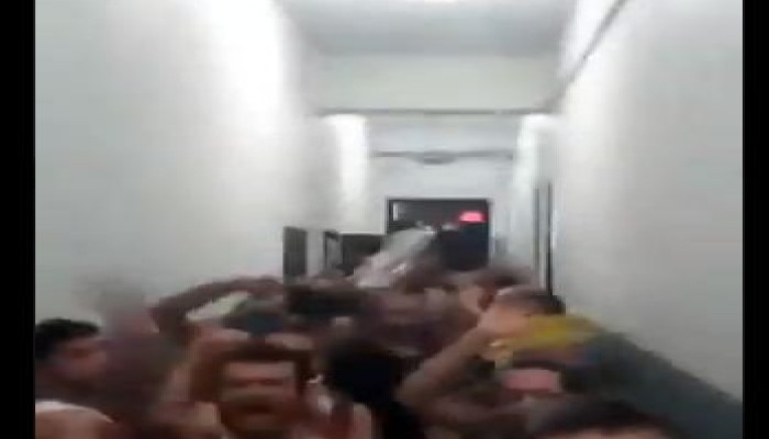 فيديو مسرب يظهر حالة فزع بين محتجزين بأحد أقسام الشرطة بسبب كورونا