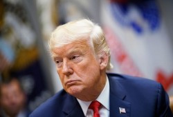 ترامب يهدد المتظاهرين بـ"الجيش" و"الكلاب"