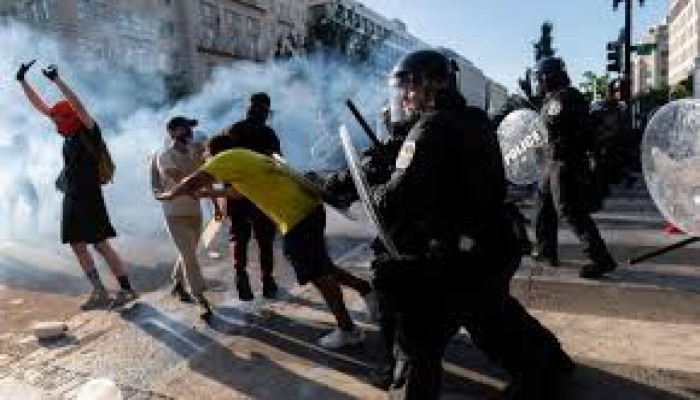 نيويورك تايمز: صور الاحتجاجات الأمريكية تستحضر ثورة ضائعة في مصر
