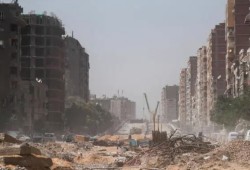 خراب بيوت بأمر السيسي.. وقف تراخيص البناء يثير غضب العمال ورجال الأعمال