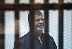 مطالب حقوقية بإرسال فريق طبي دولي للتحقيق بوفاة الرئيس مرسي