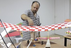 أرملة "الزواري" تدعو للإسراع في التحقيق.. طالبت بجنسية تونس