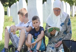 بعد مرور 25 عاما.. دفن رفات 9 من ضحايا مجزرة "سربرنيتسا"