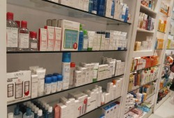 "السيسي" يطلق يد الجيش للسيطرة على قطاع الأدوية