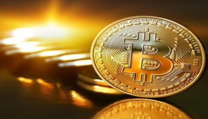 "بيتكوين" تقفز لأول مرة منذ عام لتصل إلى هذا السعر