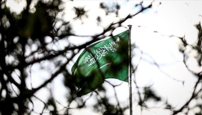 السعودية.. إعفاء قائد عسكري بارز و5 مسؤولين بـ"شبهات فساد"
