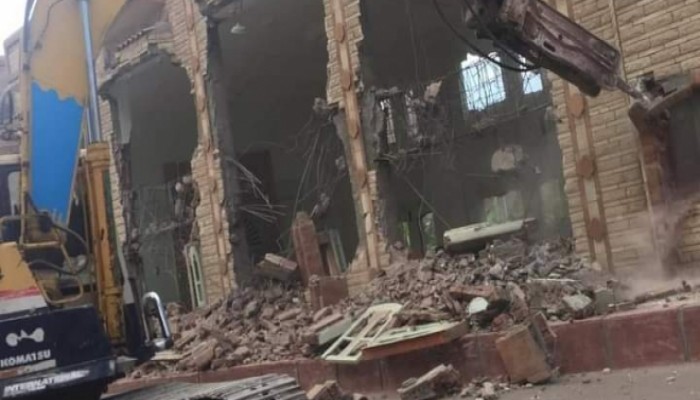 على عكس أردوغان.. السيسي يتفاخر بهدم المساجد وإغلاقها في وجه المسلمين