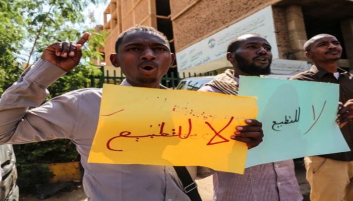كاتب إسرائيلي: التطبيع مع السودان يحقق لنا فائدة "ثلاثية"