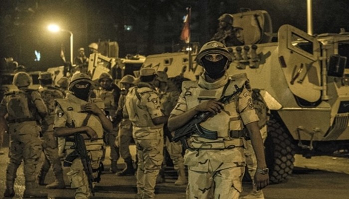 دعوات افتراضية لمطالبة الجيش المصري بعزل السيسي.. هل تنجح؟