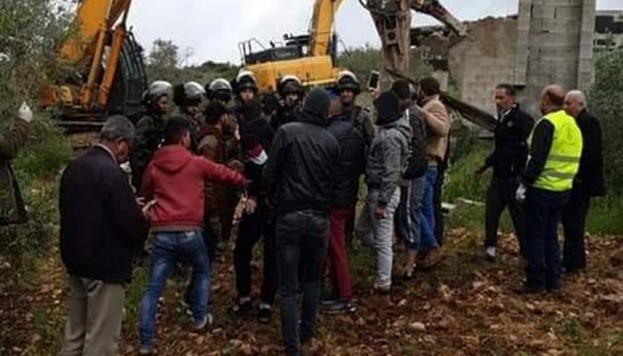الاحتلال يجبر شقيقين على هدم منزلهما في القدس المحتلة