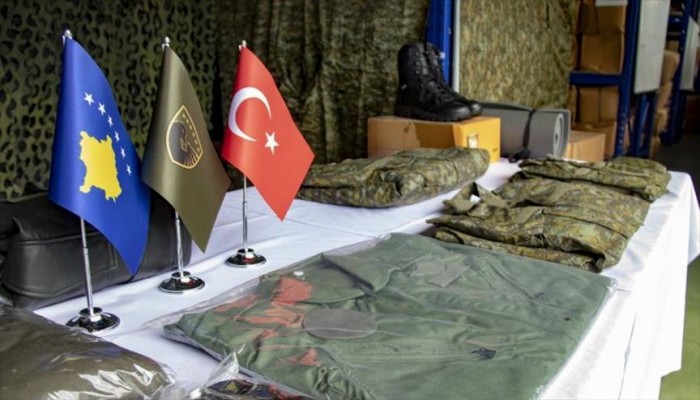 تركيا تقدم معدات عسكرية إلى كوسوفو