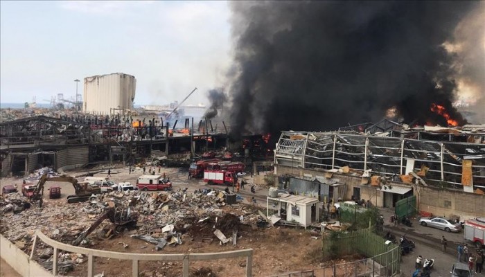 ألسنة النار تتصاعد مجددا في مرفأ بيروت