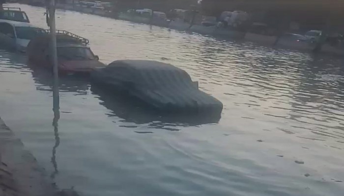 بعد تظاهر أهلها ضد هدم المنازل.. الصرف الصحي يغمر شوارع الدويقة ومنشية ناصر
