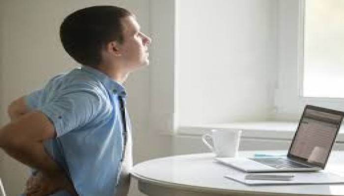 عملك يتطلب الجلوس طوال اليوم؟ إليك منتجات عصرية تمنحك الراحة