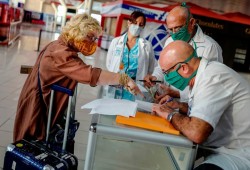 إصابات كورونا عالميا تقترب من 41 مليونا.. ومنطقة لا تزال آمنة