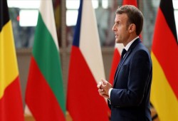 ماكرون يعُضّ يد المسلمين التي أوصلته لرئاسة فرنسا