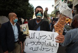 في ذكرى مولده.. العالم الإسلامي يهب للدفاع عن النبي محمد