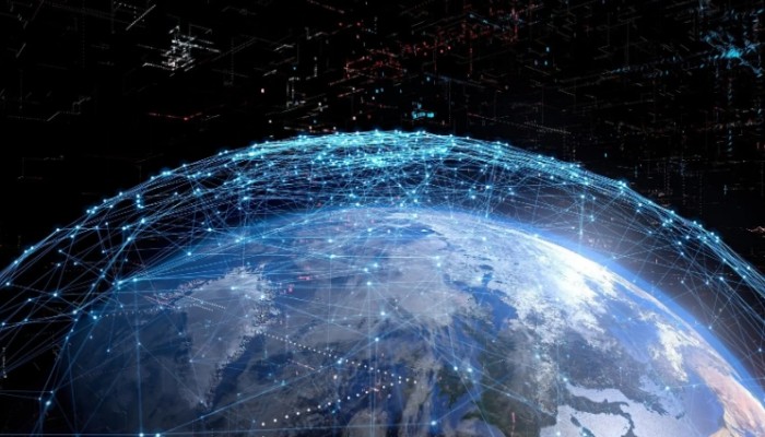 خدمة ستارلينك للإنترنت الفضائي تأتي بسعر 99 دولارًا شهريًا