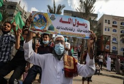 مسلمو العالم يتظاهرون ضد التطاول الفرنسي على النبي الأكرم