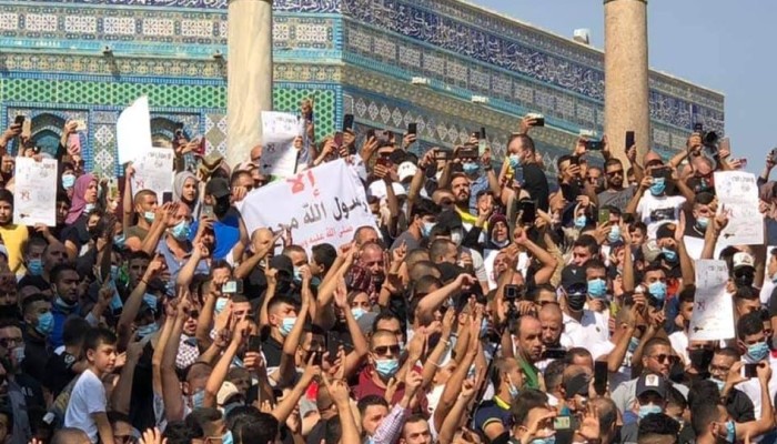بالصور الاحتلال قمع إحداها.. مسيرات بالضفة والقدس نصرة للرسول محمد