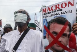 فرنسا.. وزير سابق يصف الرسوم المسيئة للرسول بـ"المقززة"