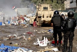 السجن 15 عاما لـ59 و5 سنوات لـ7 أطفال والبراءة لـ29 بهزلية فض رابعة