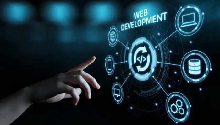 ما هو دور الذكاء الاصطناعي في عملية تطوير الويب؟