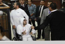 بعد فوز بايدن.. السيسي يطلق سراح 5 من أقارب الناشط الأمريكي محمد سلطان