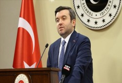 أنقرة تدين التعامل غير الإنساني للشرطة الفرنسية تجاه 4 أطفال