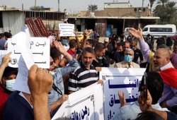 احتجاجات في عدة محافظات عراقية على تأخر الرواتب (شاهد)