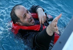 ارتفاع قتلى غرق قاربين قبالة سواحل ليبيا إلى 100