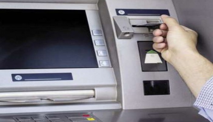 "البنك الأهلي" يُتيح تعامل ماكينات ATM بالفئات النقدية الصغيرة