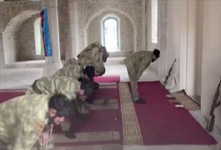 عقب 28 عاما.. إقامة أول صلاة جمعة بـ"شوشة" الأذربيجانية