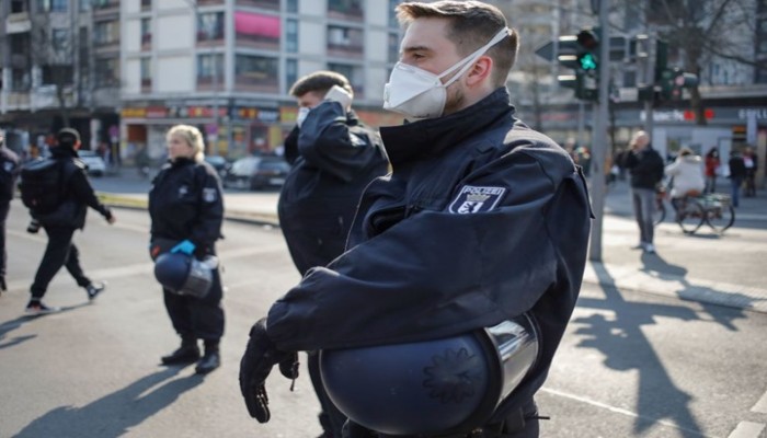 اعتقال طبيب بألمانيا قتل مصابين بكورونا.. لإنهاء معاناتهم