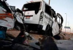 إصابة 4 أشخاص وتفحم سيارة فى حادث تصادم بطريق دمو في الفيوم