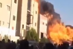 لحظة انفجار تنك داخل مصنع تنر بالعاشر من رمضان يتسبب فى إصابة 17 شخصا