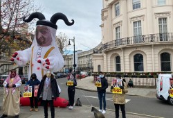 احتجاج أمام سفارة الإمارات بلندن تنديدا بالانتهاكات (صور)