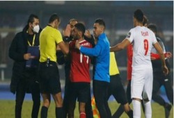 الكاف يخطر الأهلي بإيقاف الشحات