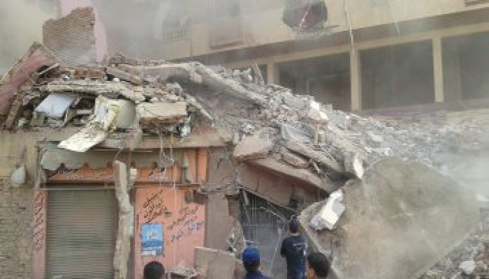 إصابة شخصين فى انهيار منزل من 3 طوابق بقنا