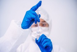9 أعراض بعد تلقي اللقاح الروسي لفيروس كورونا وكيفية التعامل معها