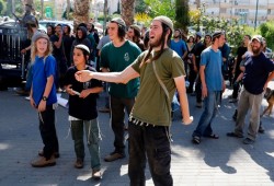 شركة إماراتية توقع صفقة لاستيراد منتجات مستوطنات الاحتلال