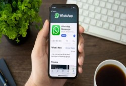 واتساب تنتقد ملصقات الخصوصية الجديدة من آبل