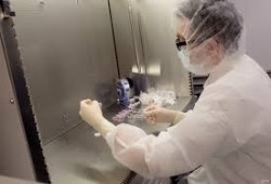 موافقة طارئة على استخدام لقاح فايزر-بيونتيك في الولايات المتحدة