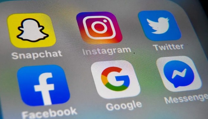 الاتحاد الأوروبي يهدد جوجل وفيسبوك بغرامات باهظة