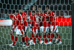 كاف يعلن طاقم تحكيم غاني لمواجهة الأهلي وسونديب بالأبطال