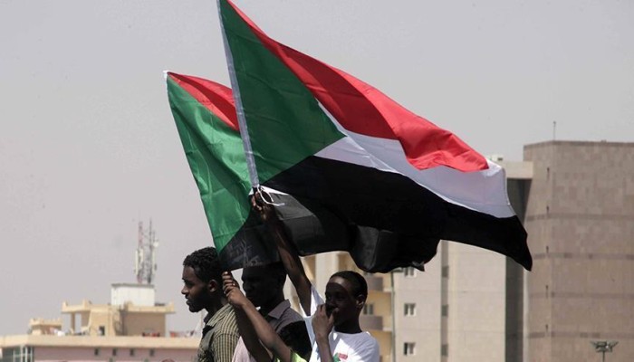 لجنة طبية: وفاة مواطن اختناقا بالغاز المسيل للدموع في الخرطوم