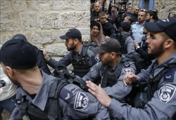 صهاينة يغتصبون منزل عائلة فلسطينية بالقدس المحتلة