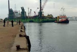 توقف حركة الملاحة بميناء البرلس بسبب سوء الأحوال الجوية وارتفاع الأمواج