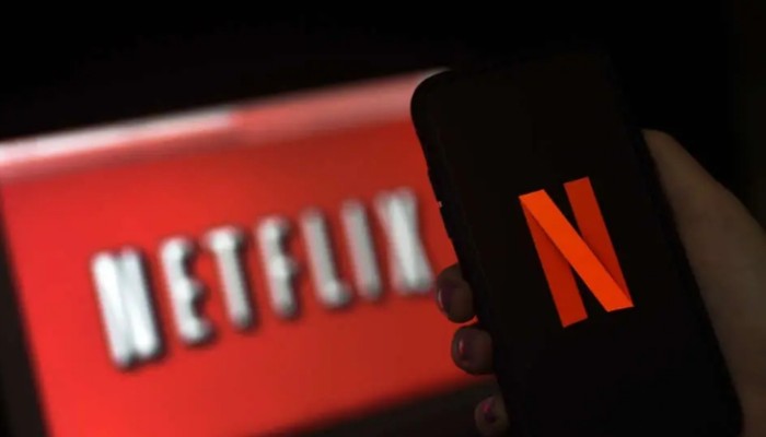 FlixOnline يستخدم واتساب لإصابة المستخدمين